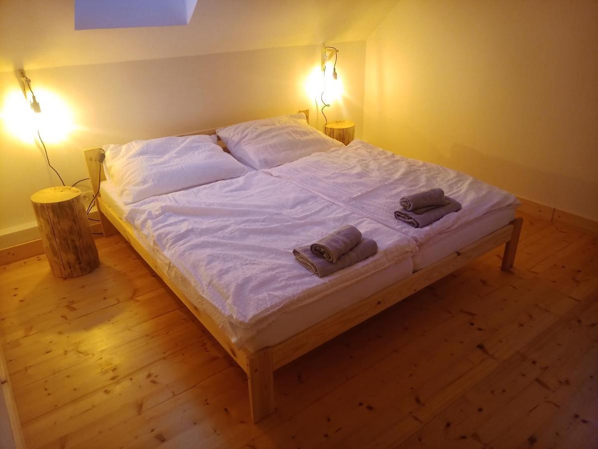 Wellness Srub U Holubu Villa Malsice Exteriör bild