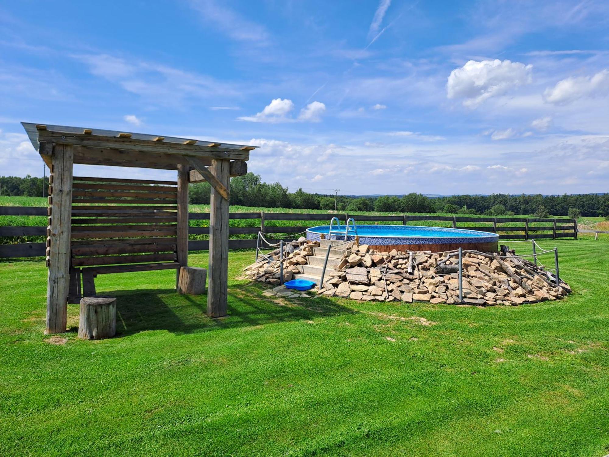 Wellness Srub U Holubu Villa Malsice Exteriör bild